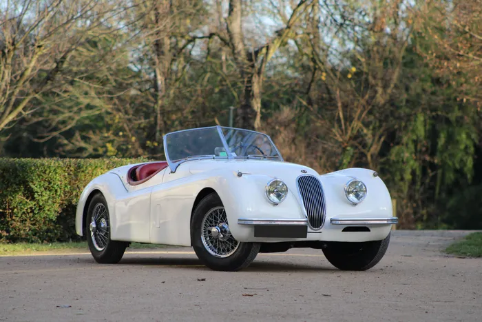 最先端 Jaguar XK 120 SE OTS 1.JPG?w= シューズ